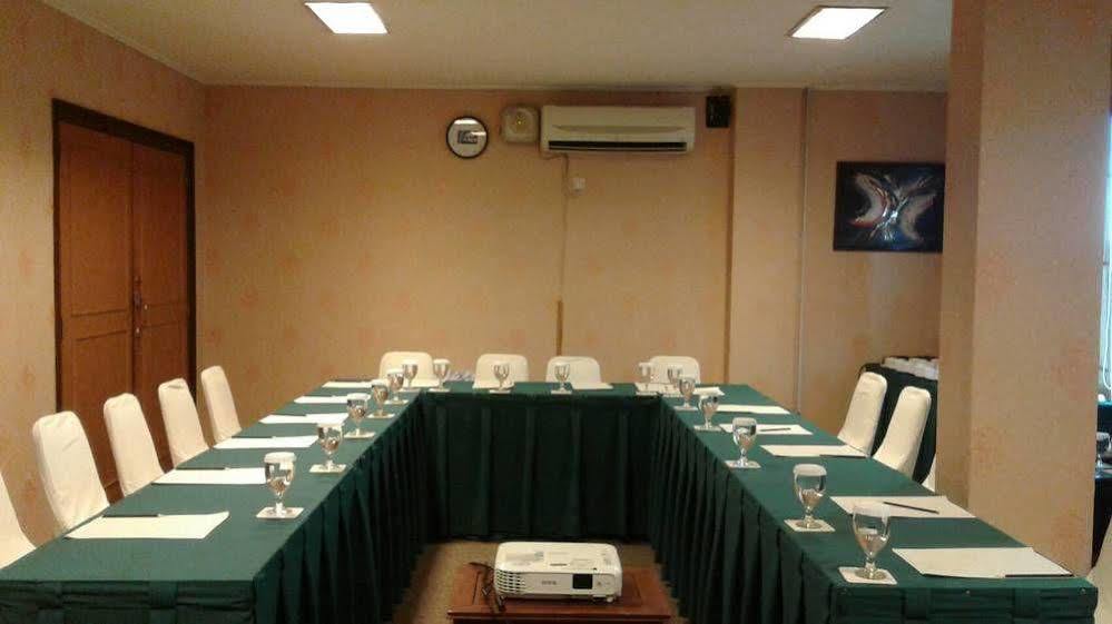 โรงแรมอนูเกราปาเลมบัง ภายนอก รูปภาพ