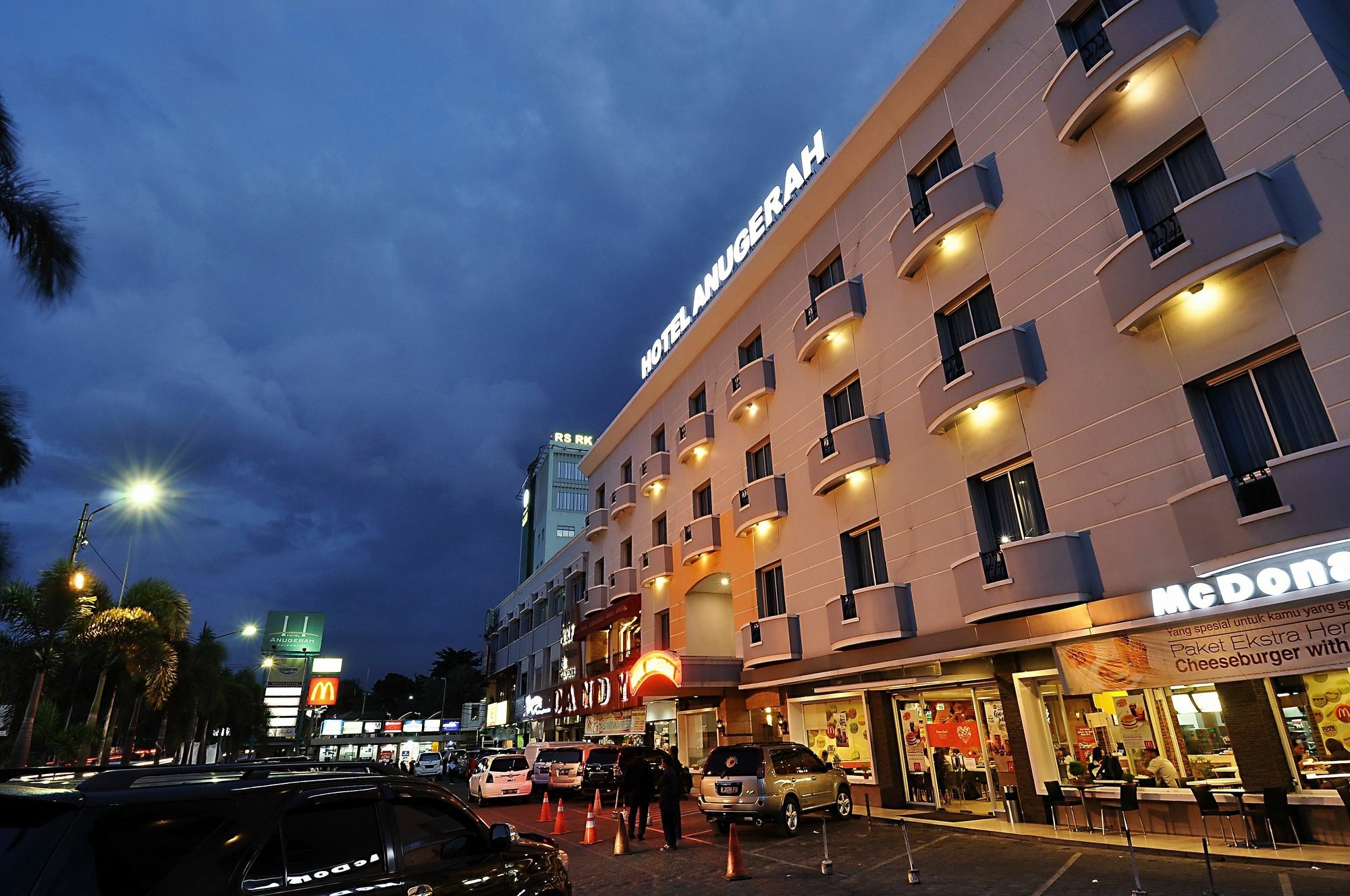 โรงแรมอนูเกราปาเลมบัง ภายนอก รูปภาพ